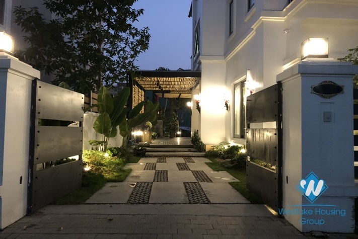 Beautiful villa for rent in Vinhomes Riverside, Hanoi